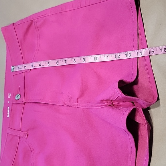 Old Navy Size 14 Hot Pink High Rise "WOW" Shorts, Excellent Used Condition - Picture 5 of 10